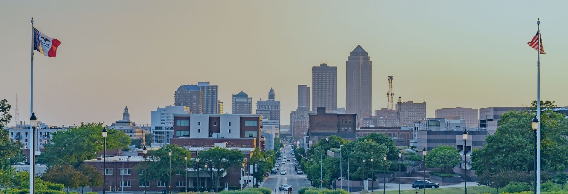 9 Hotels with Park Stay Fly Packages Near DSM Airport