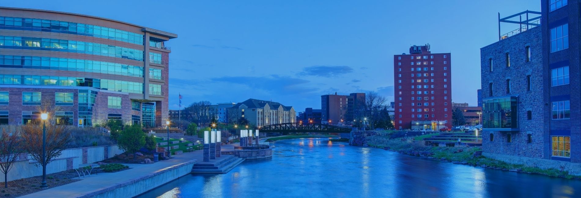 9 Hotels with Park Stay Fly Packages Near FSD Airport