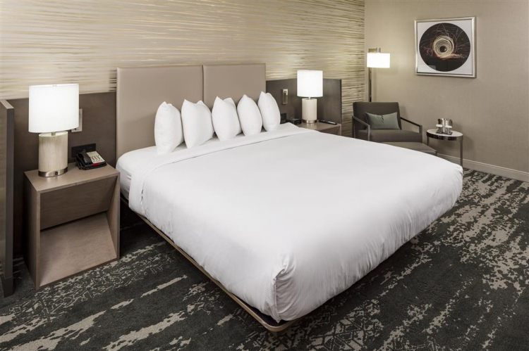 DoubleTree by Hilton Boston Logan Airport Chelsea , MA 02150 near Boston Logan International Airport View Point 20