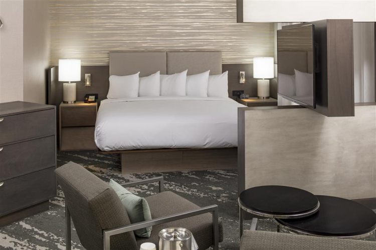 DoubleTree by Hilton Boston Logan Airport Chelsea , MA 02150 near Boston Logan International Airport View Point 26