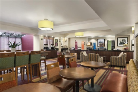 Hampton Inn Portland-Airport , OR 97220 near Portland International Airport View Point 7