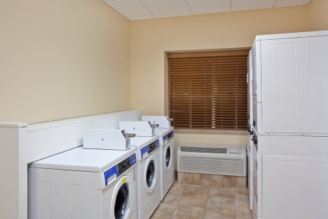 Candlewood Suites Portland-Airport , OR 97220 near Portland International Airport View Point 3