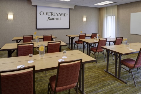 Courtyard by Marriott Indianapolis Airport , IN 46241 near Indianapolis International Airport View Point 10