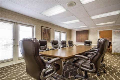 COMFORT SUITES APPLETON AIRPORT , WI 54914 near Appleton International Airport View Point 7