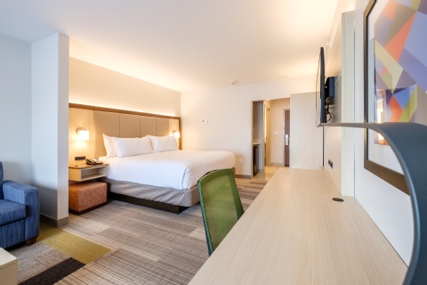 Holiday Inn Express & Suites Eagan , MN 55122 near Minneapolis-saint Paul International Airport (wold-chamberlain Field) View Point 16