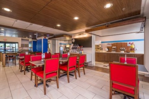 Holiday Inn Express & Suites Phoenix Airport , AZ 85034 near Sky Harbor International Airport View Point 18
