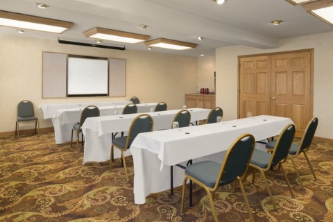 Country Inn & Suites by Radisson, Milwaukee Airport , WI 53221 near General Mitchell International Airport View Point 3