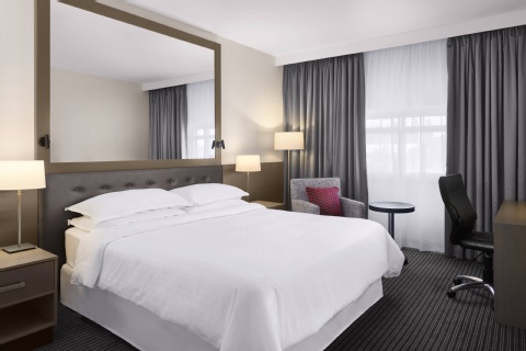 Sheraton Heathrow Hotel ,  UB7 0HJ near Heathrow Airport View Point 8
