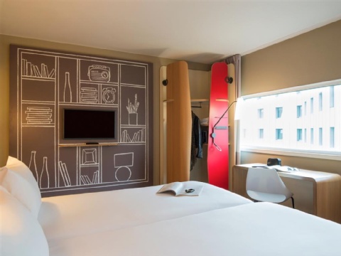 Hotel ibis Schiphol Amsterdam Airport ,  1171 PK near Amsterdam Airport Schiphol View Point 31
