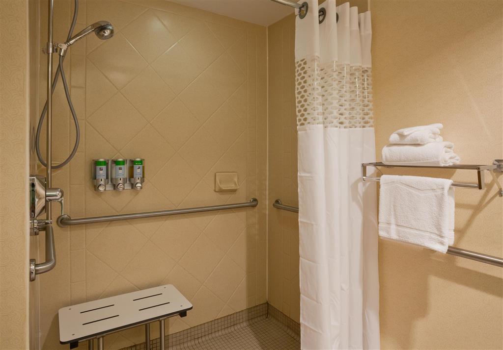 Hampton Inn Milwaukee-Airport , WI 53221 near General Mitchell International Airport View Point 23