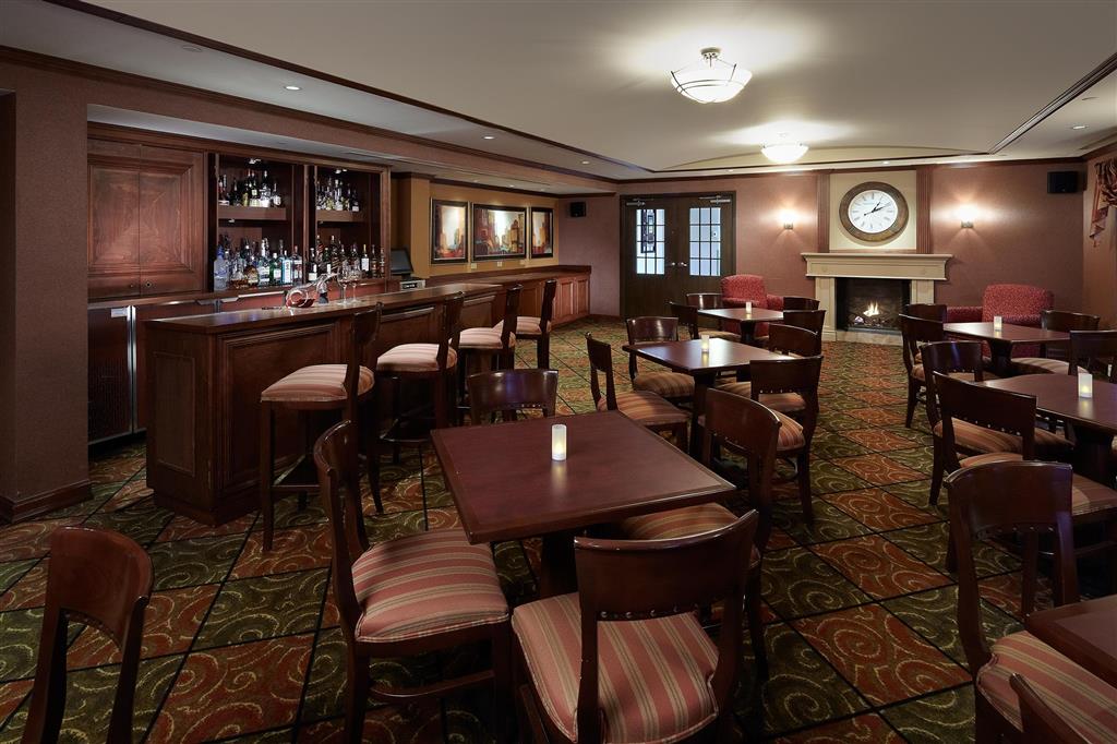 Hampton Inn & Suites Montreal-Dorval , QC H9P 2N4 near Montreal-Pierre Elliott Trudeau Int. Airport View Point 5