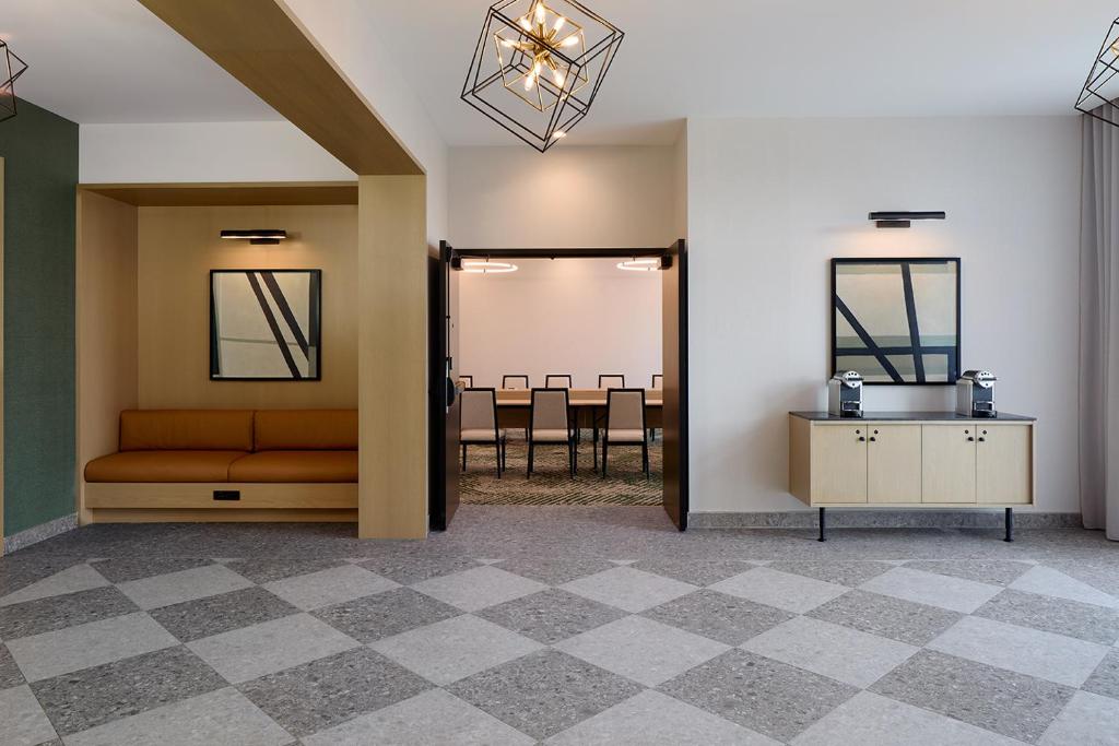 Hyatt Place Montreal Airport , QC H9P 1C5 near Montreal-Pierre Elliott Trudeau Int. Airport View Point 2