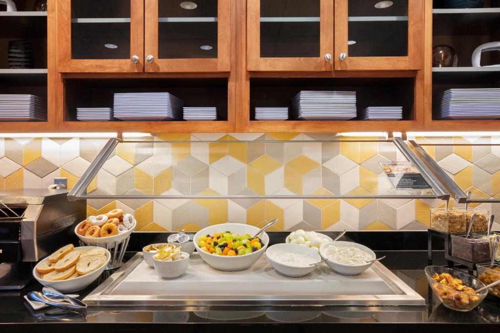 Hyatt Place Reno-Tahoe Airport , NV 89502 near Reno-tahoe International Airport View Point 8