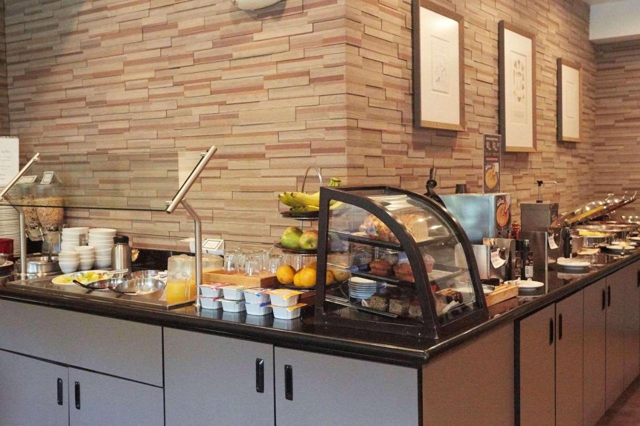Radisson Hotel Portland Airport , OR 97218 near Portland International Airport View Point 4