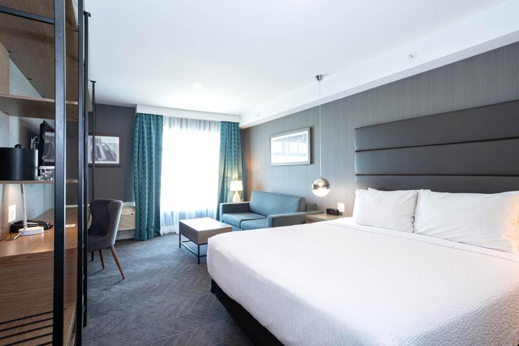 Sandman Signature Calgary Airport Hotel , AB T3J 4V7 near Calgary International Airport View Point 12