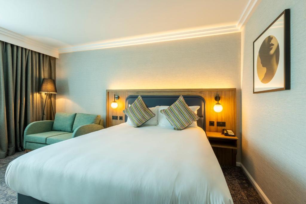 CROWNE PLAZA NEC ,  B40 1PS near  Birmingham Airport View Point 12