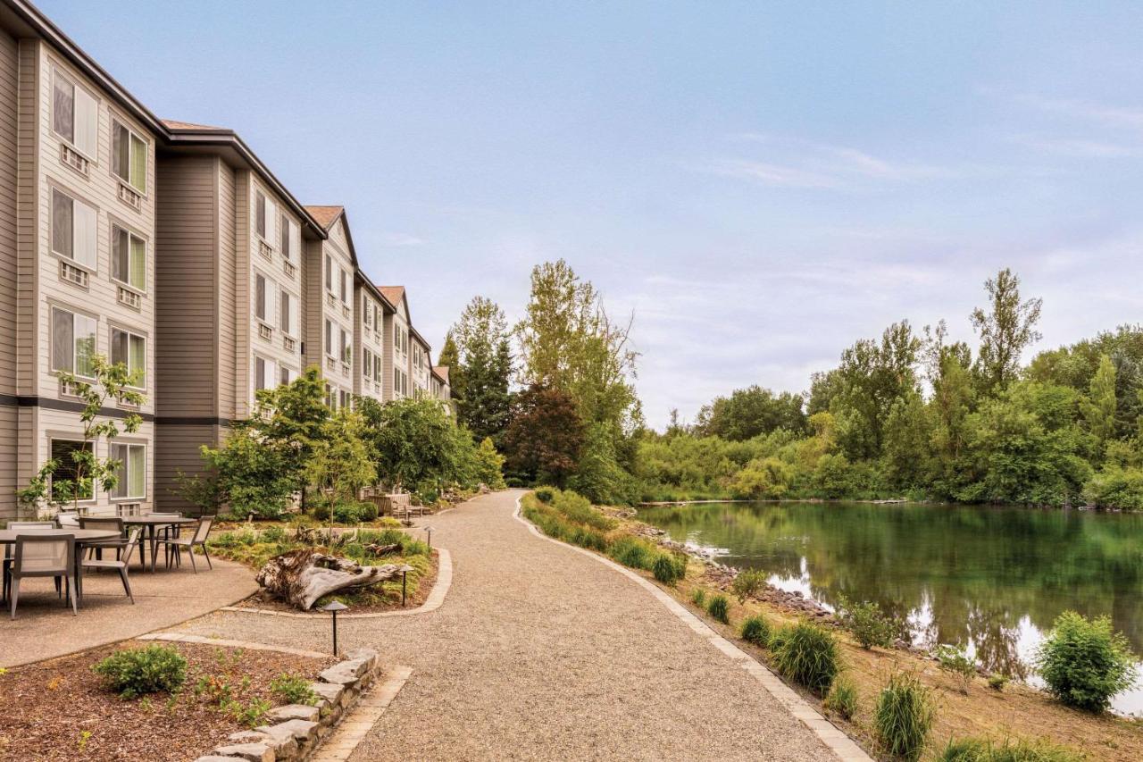 Radisson Hotel Portland Airport , OR 97218 near Portland International Airport View Point 17