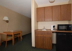 Quality Inn & Suites Des Moines Airport , IA 50321 near Des Moines International Airport View Point 10