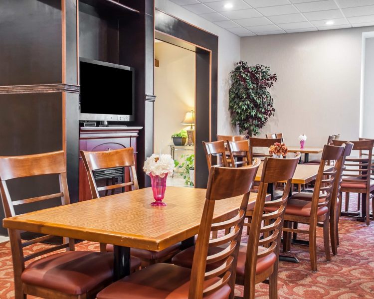 Quality Inn Buffalo Airport , NY 14225 near Buffalo Niagara International Airport View Point 6
