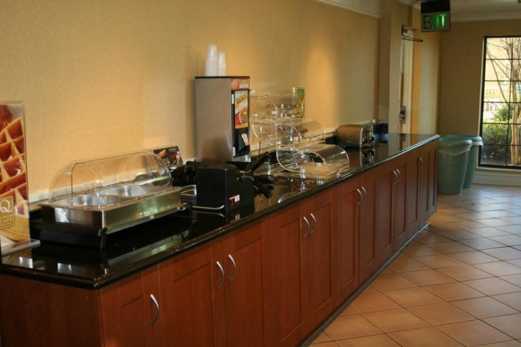 Quality Inn & Suites Charlotte Airport , NC 28208 near Charlotte/douglas International Airport View Point 4