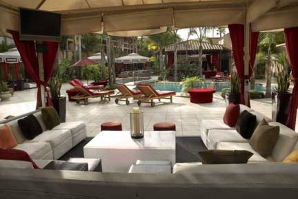 Atrium Hotel Orange County Air 4