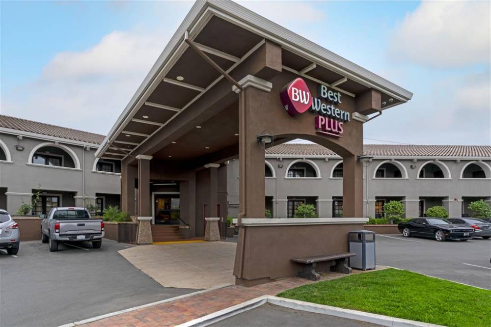 Best Western Plus Brookside Inn