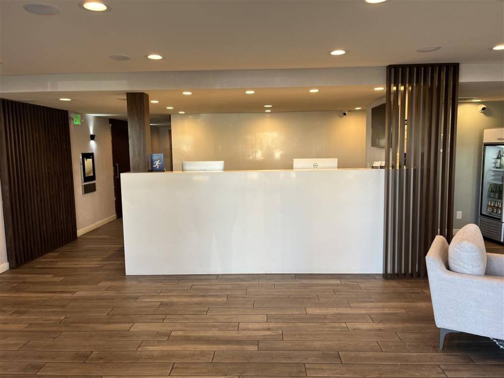 Best Western Shadow Inn 4