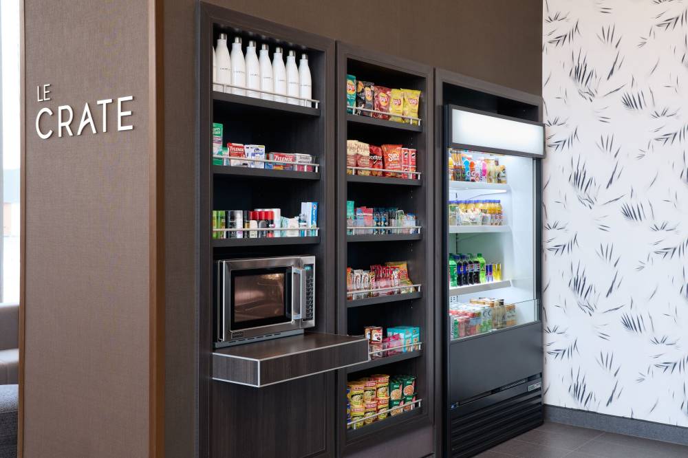 Courtyard By Marriott Laval 4