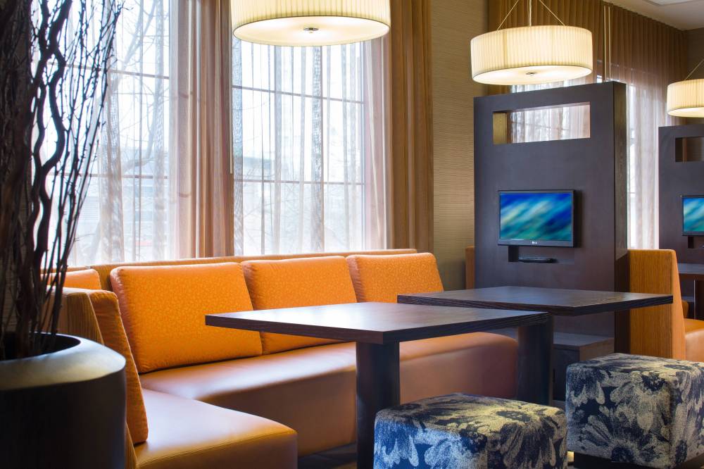 Courtyard By Marriott Providence Downtown 6