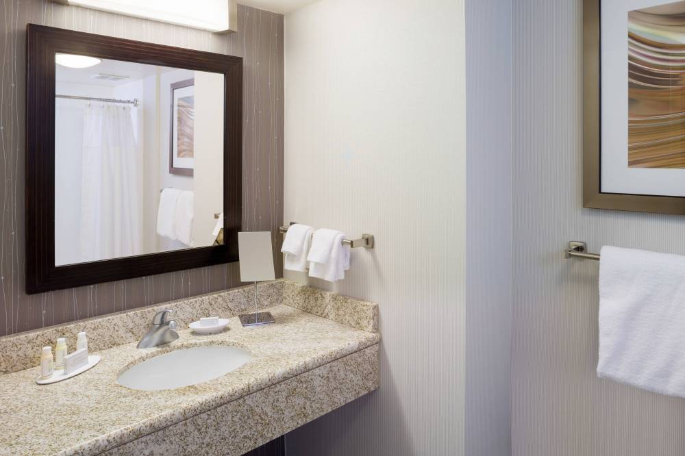 Courtyard By Marriott Providence Downtown 1