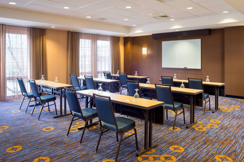 Courtyard By Marriott Providence Downtown 10