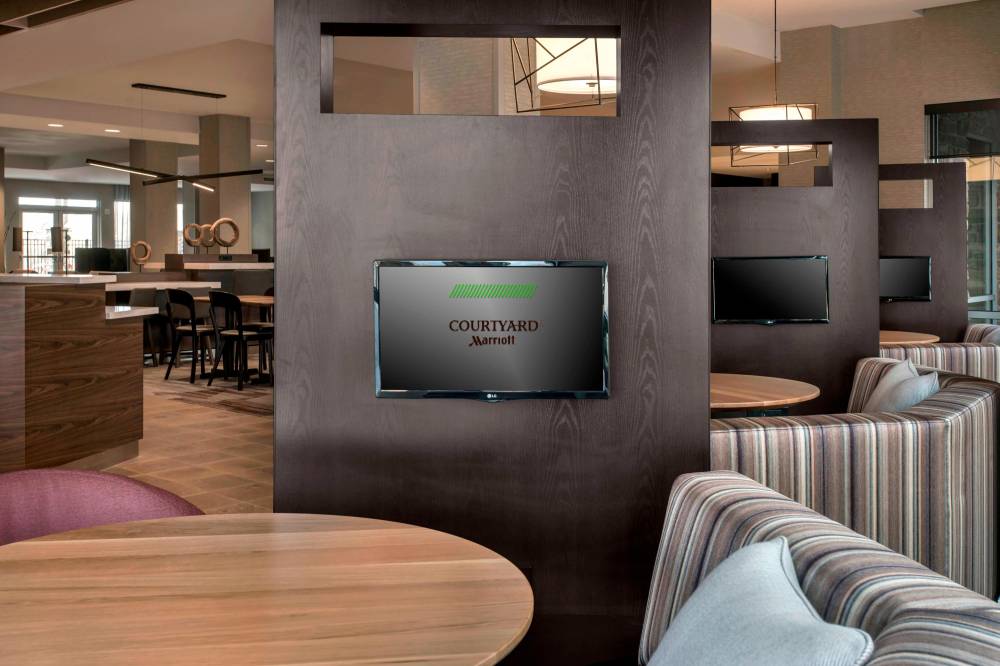 Courtyard By Marriott Schenectady At Mohawk Harbor 6