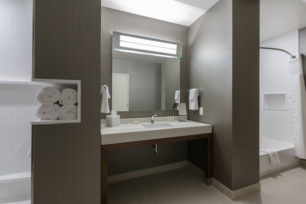 Courtyard By Marriott South Bend Downtown 3