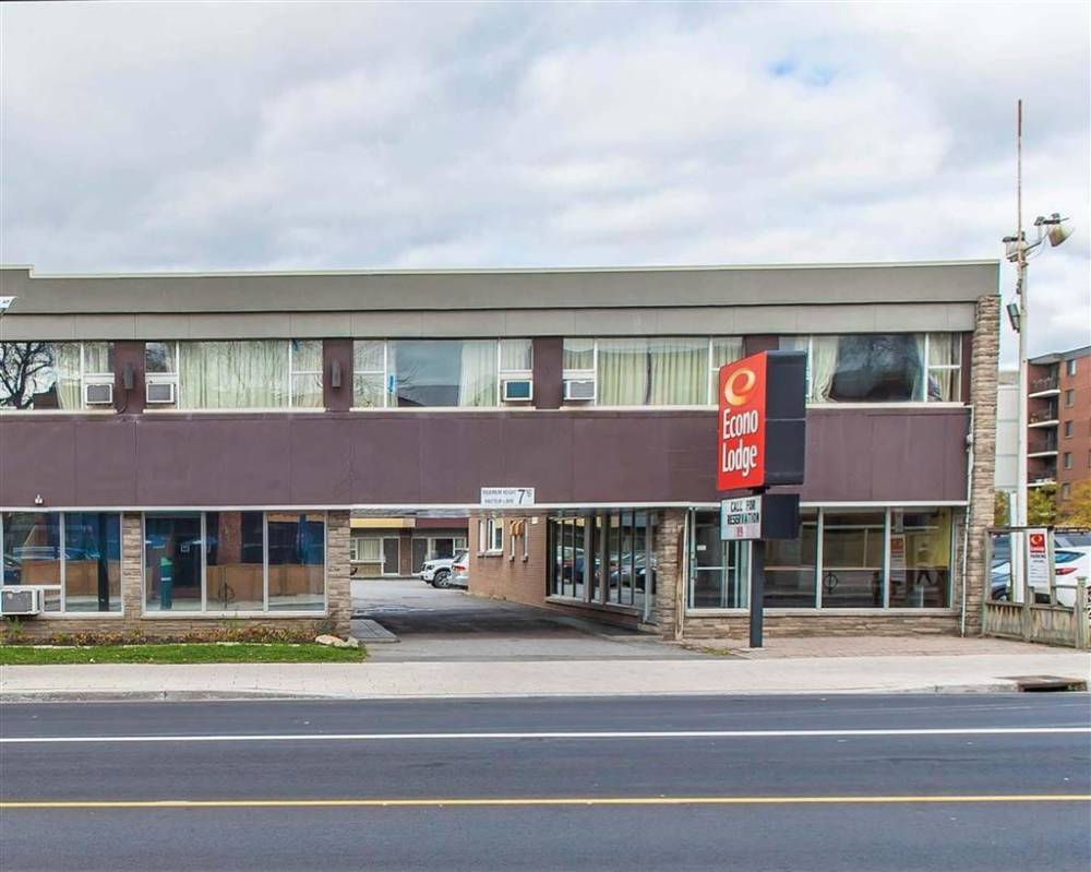 Econo Lodge Downtown 2