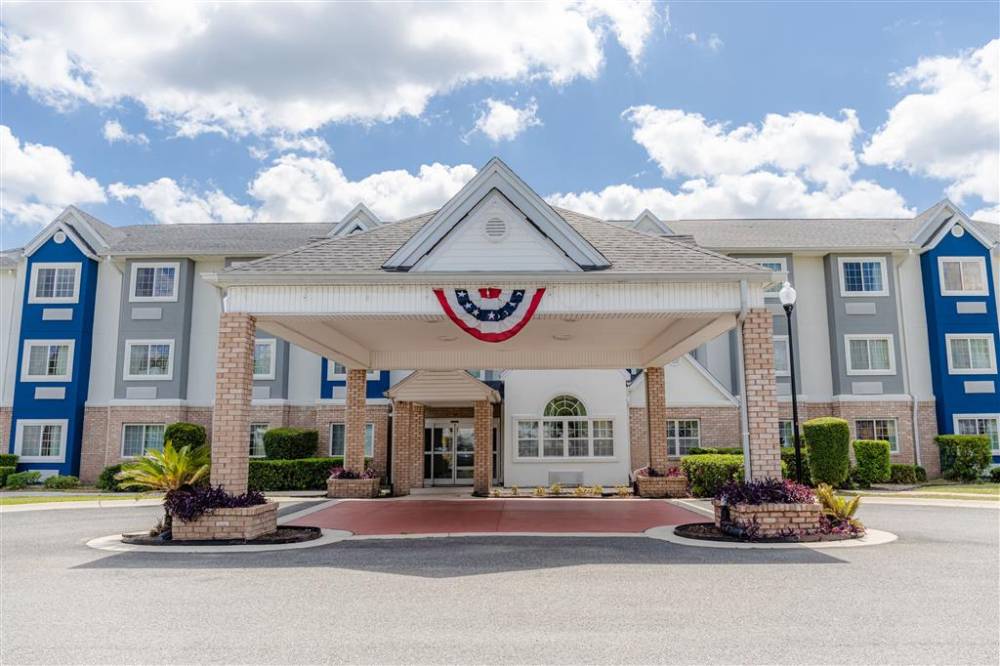 Microtel Kingsland