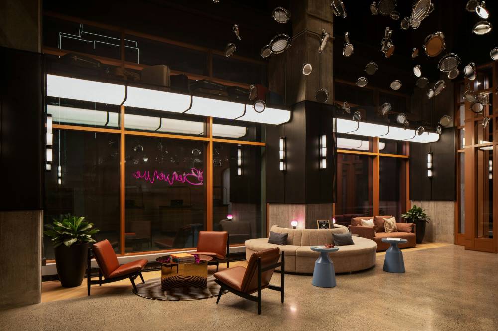 Moxy Montreal Downtown 10