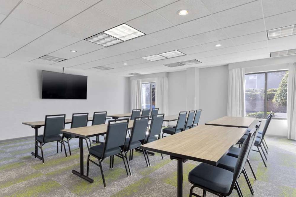 Spark By Hilton Greensboro 2