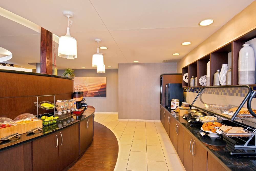 Springhill Suites By Marriott Chesapeake Greenbrier 10
