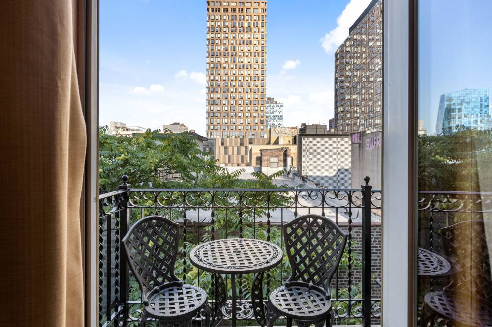 The Historic Blue Moon Hotel 5