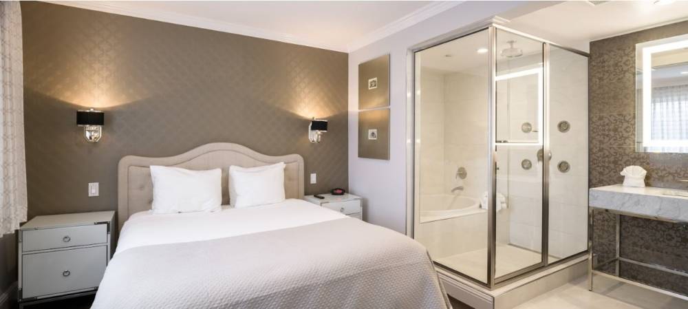Woodcrest Hotel